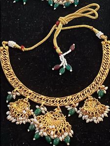 Golden stunning necklace set