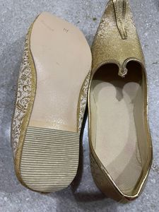 New Men's Ethnic Cream N Golden Wedding and Sherwani Jutti