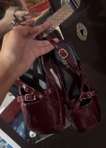 Chic Burgundy Patent Baddies heel