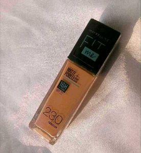Maybelline Fit Me Matte+PorelessFoundation 230