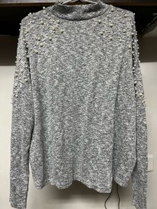 Gray Pearl Embellished Sweater🩶🩶