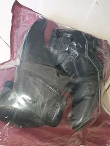 Chic Black Leather Ankle Boots