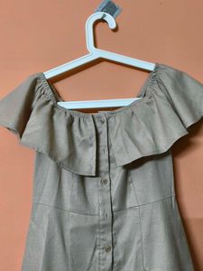 Stylish Off-Shoulder Frill Dress🥰 size small