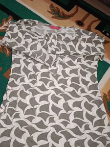 Stylish Grey &amp; White Patterned Kurta