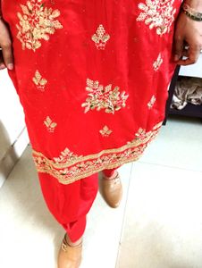 ❤️❤️satin Red Kurta Set with Gold Embroidery