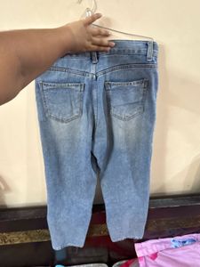 Light Wash Cropped Jeans