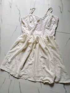 Elegant White one piece 😍