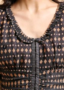 Chic Black &amp; Gold Diamond Print Crop Top