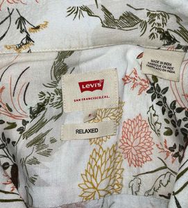 Levi’s Floral Print Short Sleeve Shirt