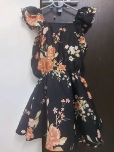 Chic Black Floral top