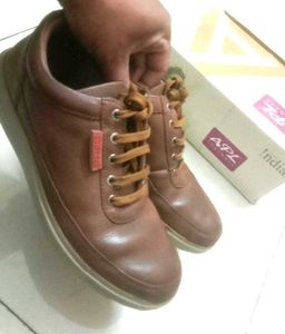 ✨💯 ORIGINAL WOODLAND CASUAL TAN  SNEAKERS