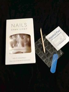 GLITER NAILS ON💅🏻