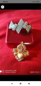 1 hair pin n 3 saree pins