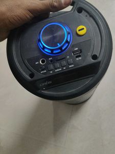 Artis Portable Speaker with Mic Input