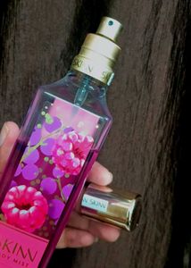 Skinn Berry Rhapsody Body Mist