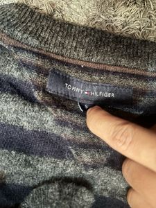 Tommy Hilfiger Men’s Striped crew neck Sweater