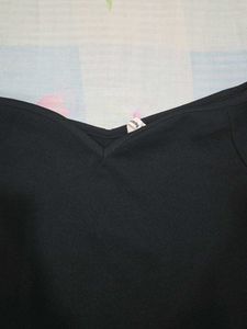 Chic Black Off-Shoulder Long Sleeve Top