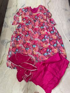 Beautiful Floral Print kurta dupatta n pants