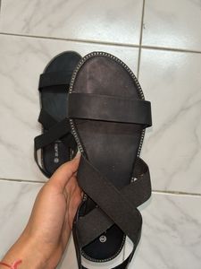 Zudio Black Sandals