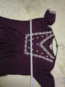 burgundry short kurti with minor flaw