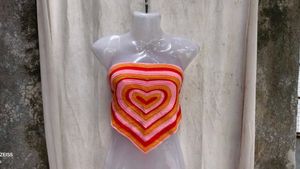 25138. Crocheted Heart Halter Top