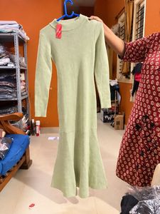Elegant Green Ribbed Knit Midi Dress
