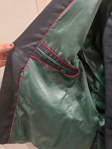 Men's suit (free delivery) New Condition