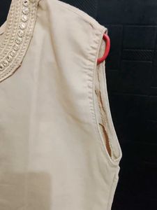 Elegant Beige Embellished Sleeveless Kurta