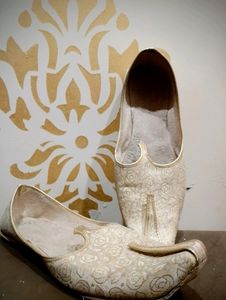 Golden Mojari/Jutti ✨