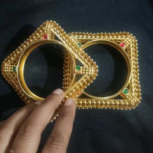 Golden Pearl Bangles - pcs of 2