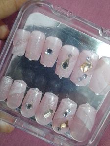 new put on nails