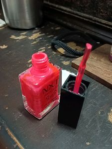 Primer +Gloss Nail Paints