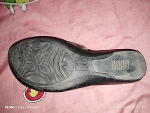 Small Hill Flat Slippers