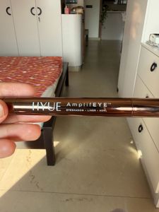 HYUE AmplifEYE Eyeshadow Liner Kohl
