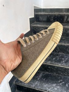 Casual Sneakers Never Used