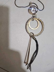 Elegant Pendant Necklace with Tassel