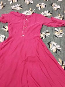 Elegant Pink Kurta with Delicate Detailing