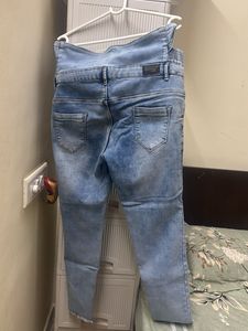 Stylish Blue Wash Jeans