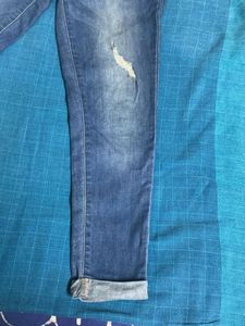Streachble blue ribbed denim pant
