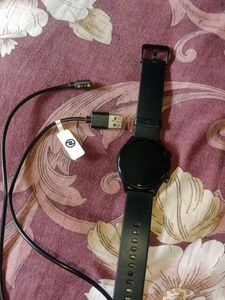 NoiseFit Twist Smartwatch