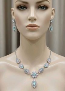 Pastel Pink, Mint Green Necklace &amp; Earrings Set🤍