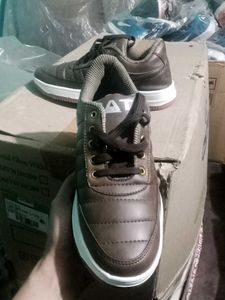 NEW NO USED CASUAL SHOES FOR MAN.