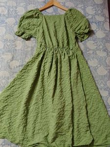 Chic Green Textured Midi Dress