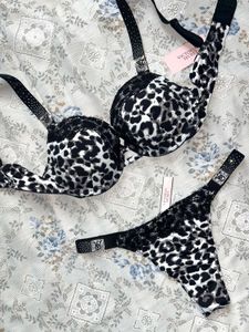 Price 2k - Victoria's Secret set (tagged)