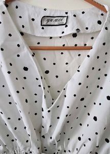 Chic Polka Dot V-Neck Tshirt