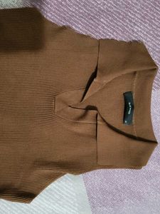 Brown Ribbed Sleeveless Collared Top