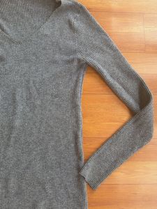 Gray Ribbed V-Neck Long Sleeve Top