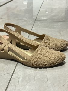 40 size Chic Rose Embellished Wedge Sandals
