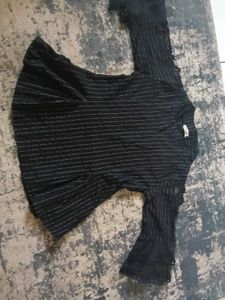 Chic Striped top with Lace Sleeves