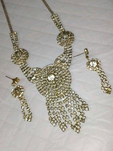 Elegant Necklace &amp; Earring Set